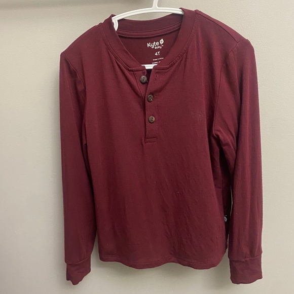 Kyte Bamboo Henley 💙2 for 30💙 - Picture 1 of 2